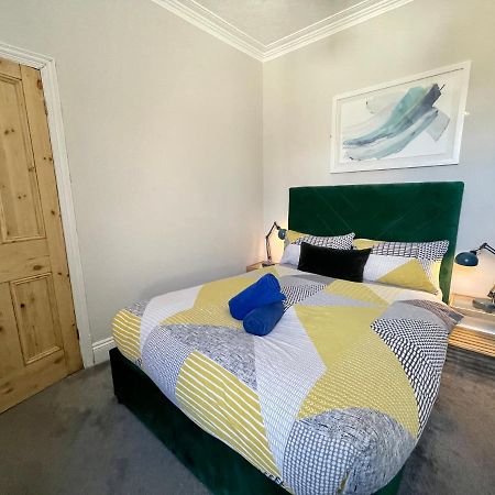Edwardian City Centre House For Big Groups, Offroad Parking & Hot Tub! Cardiff Ngoại thất bức ảnh